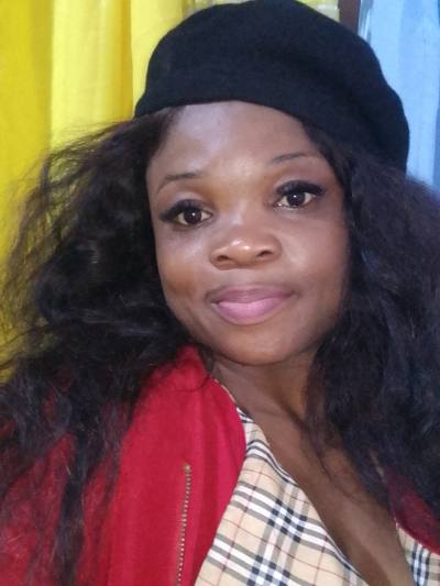 Geraldine 32 Jahre Yaoundé Kamerun