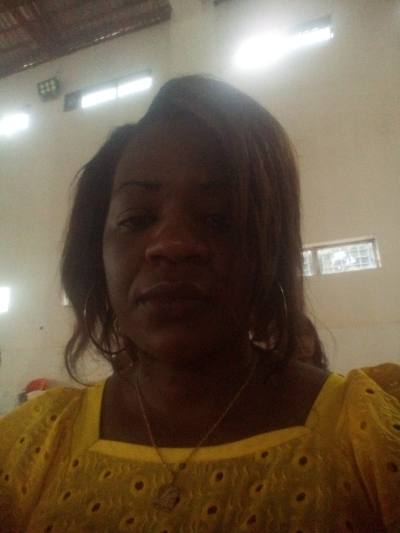 Maria 43 ans Yaoundé Cameroun