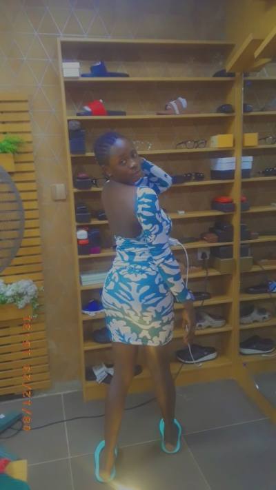 Joan 24 ans Anambra Nigeria