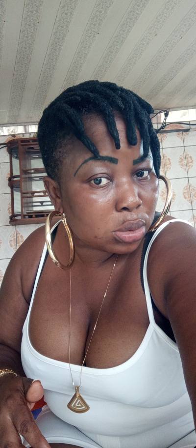 Amélie  38 Jahre Je Suis Une Fille De L'est Kamerun