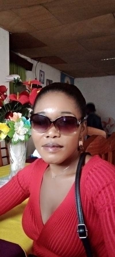 Alice 37 years Yaoundé Cameroun