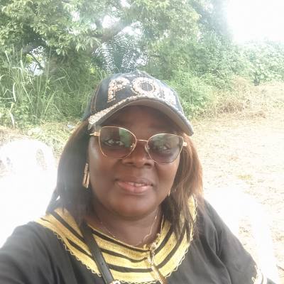 Gaelle 49 Jahre Yaoundé  Kamerun