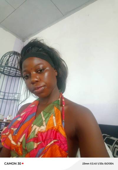 Paola 30 ans Douala  Cameroun