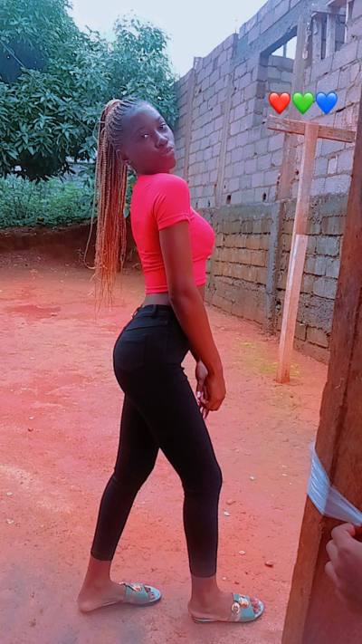 Jenny 18 ans Centre  Cameroun