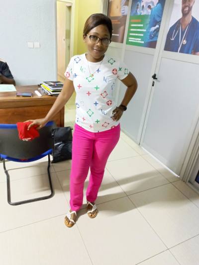 Clarisse 25 ans Douala Cameroun