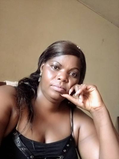 Julienne 46 ans Yaoundé 3 Cameroun