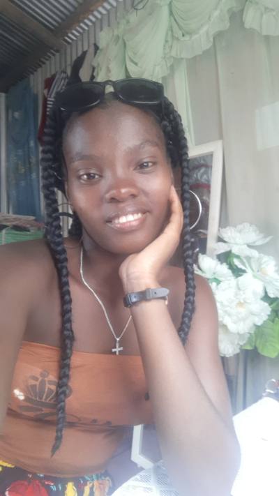 Adienne 25 ans Vohemar Madagascar