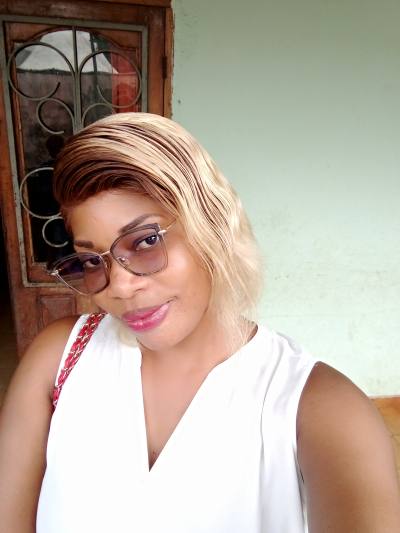 Laure 38 ans Yaounde Cameroun