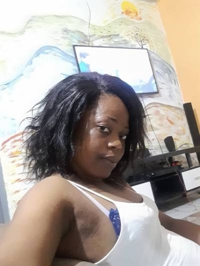 Aimee 29 years Abidjan Ivory Coast