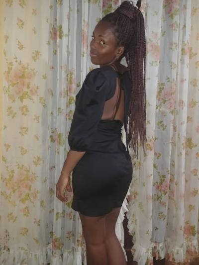 Gisele 25 ans Yaoundé Cameroun