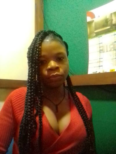 Nadia 34 ans Yaoundé  Cameroun