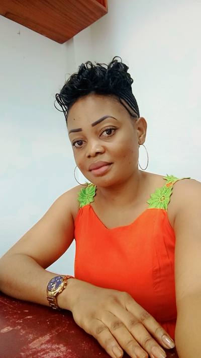 Blandine 34 years Yaoundé  Cameroon