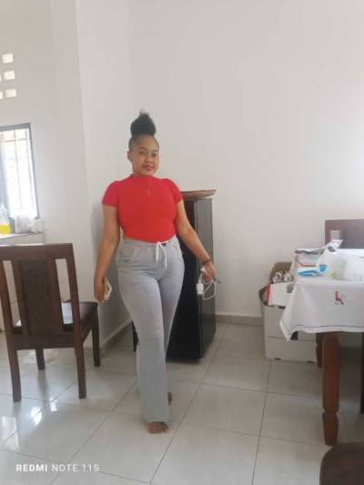 Ludmila 21 ans Sambava Madagascar