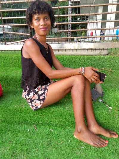 Ursulla 32 ans Nosy Bé Elle Ville  Madagascar