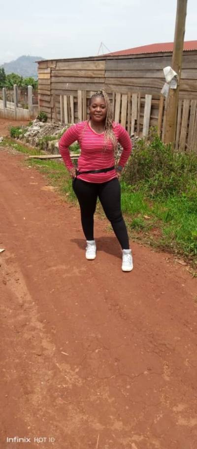 Marquise 32 ans Yaoundév Cameroun