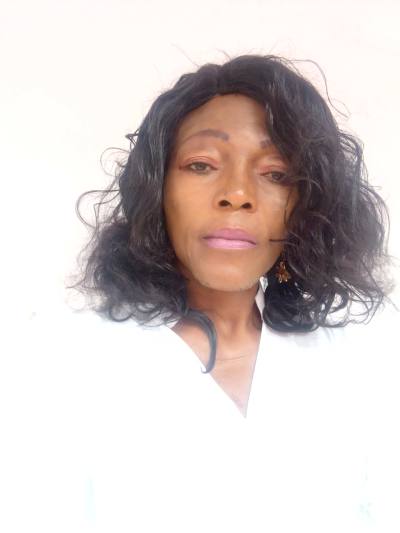 Christina 50 ans Yaoundé Centre Cameroun