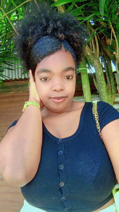 Lynda 25 ans Sambava  Madagascar