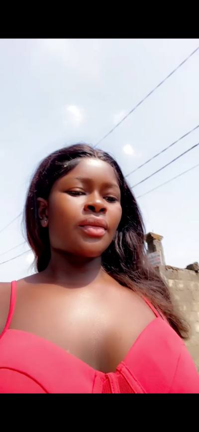 Eugenie 25 ans Douala 5e  Cameroun