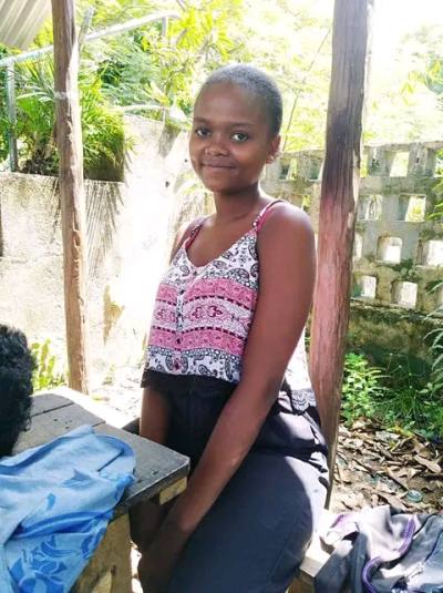 Richella 20 ans Sambava Madagascar