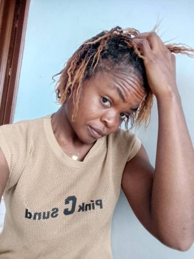 Pauline 29 years Yaoundé  Cameroon