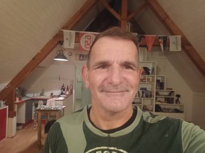 Gilles 63 ans Beganne France