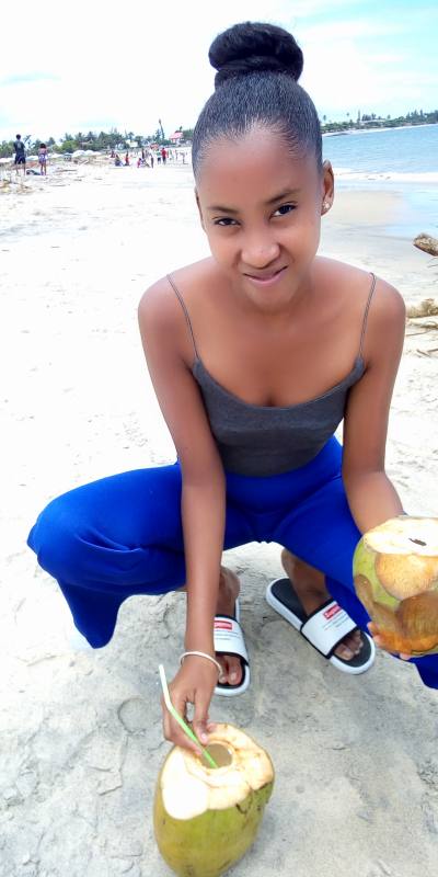 Johane 25 ans Toamasina Madagascar