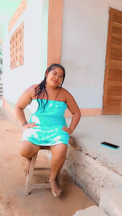 Viviane 24 ans Antalaha Madagascar