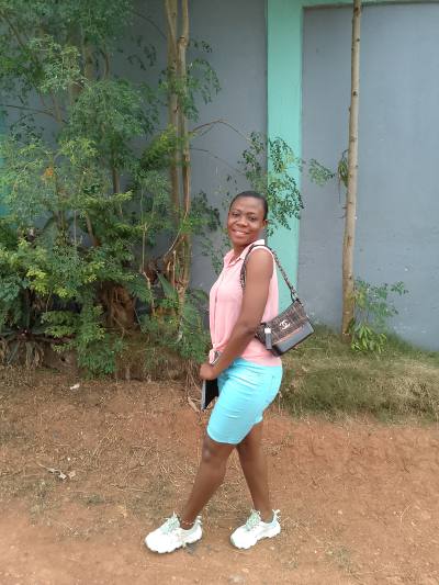 Ricka 34 ans Yaoundé 4e Cameroun