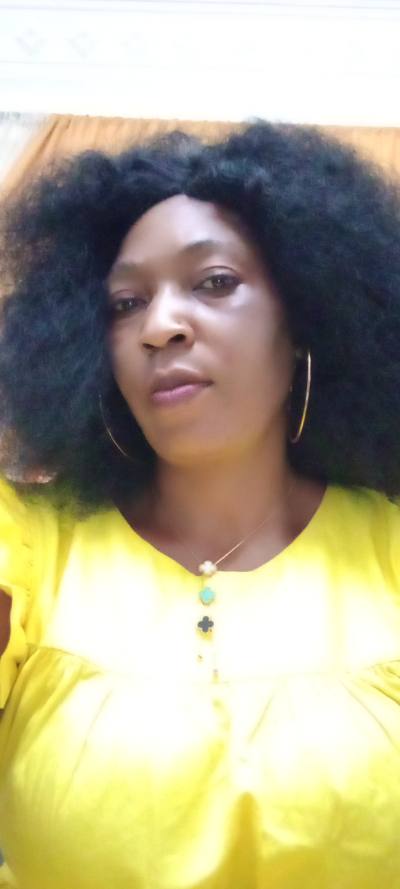 Judith 45 ans Chrétien  Cameroun