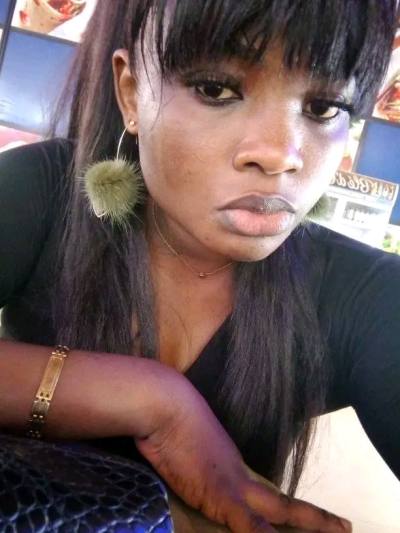 Laura 26 ans Baganté  Cameroun