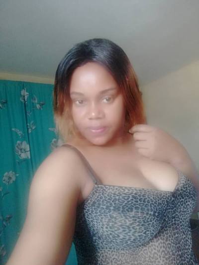 Edwige 34 ans Yaounde Cameroun