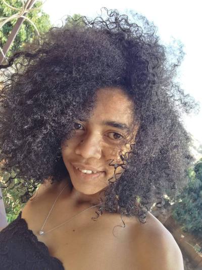 Marie 26 Jahre Andapa  Madagaskar