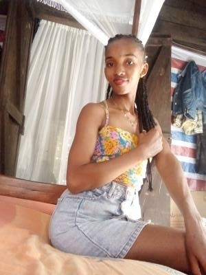 Saniah 25 ans Antalaha Madagascar