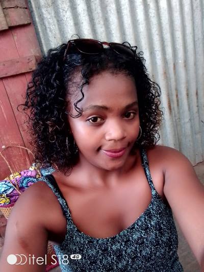 Razana 24 ans Sambava  Madagascar