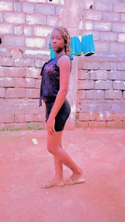 Jenny 18 ans Centre  Cameroun