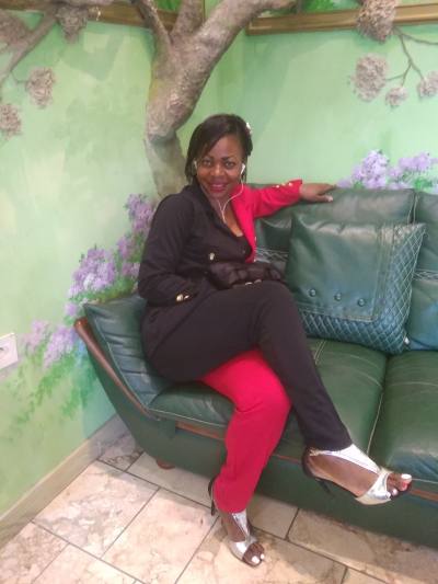 Monique 32 ans Yaoundé Cameroun