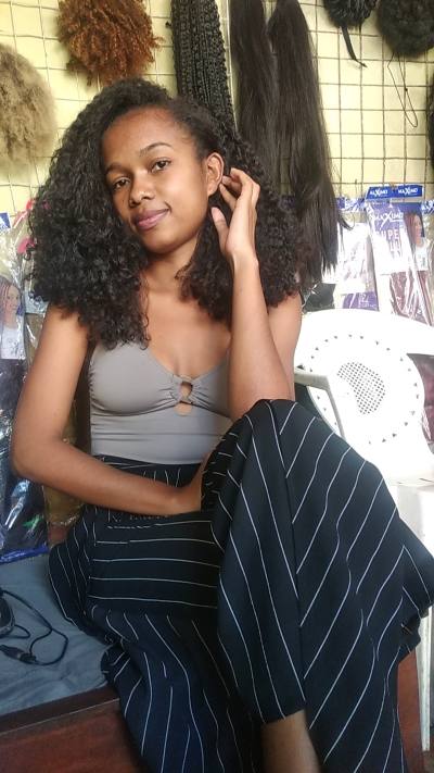 Clara 23 ans Antalaha Madagascar