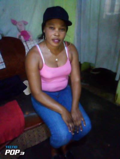 Hermine 44 Jahre Yaoundé  Cameroun