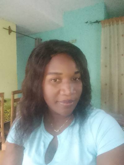 Gaelle 34 Jahre Douala Kamerun