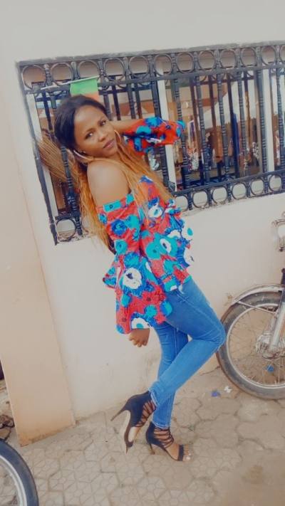 Cathia 30 ans Yaoundé  Cameroun