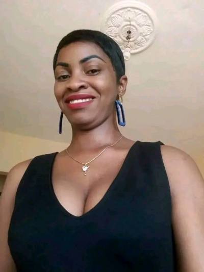 Nancy 35 years Yaounde  Cameroun