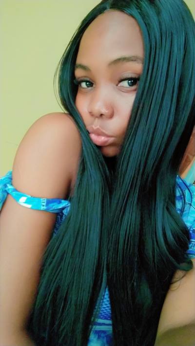 Rosalie 27 ans Douala  Cameroun