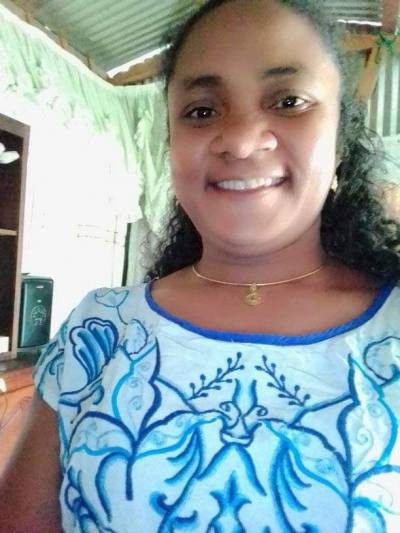 Henriette 43 ans Antalaha Madagascar