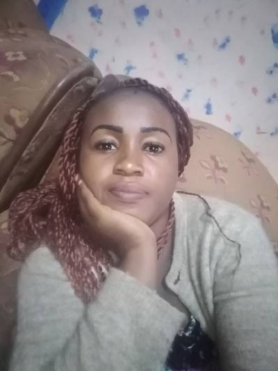 Josiane 31 Jahre Yaoundé Kamerun