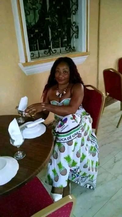 Marie 46 ans Yaoundé  Cameroun