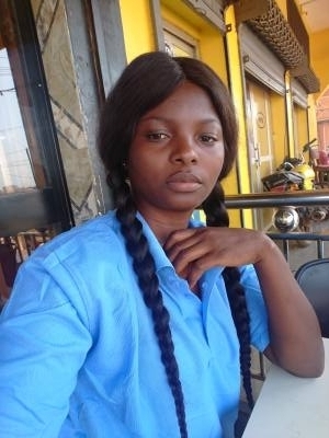 Manelle 27 ans Centre Cameroun