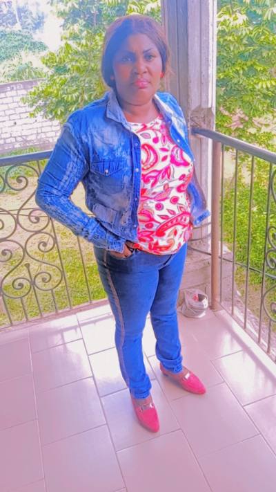 Angele 49 ans Yaounde  Cameroun