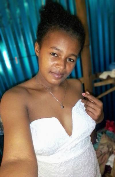 Elsa 31 ans Antalaha  Madagascar