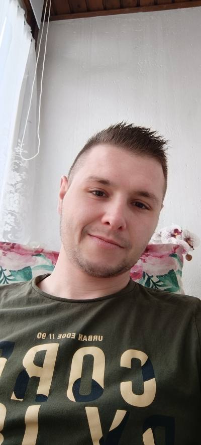 Jason 33 ans Meiningen  Allemagne