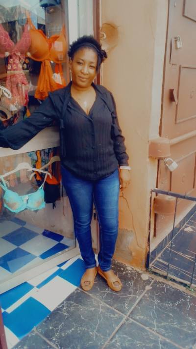 Josiane 43 ans Yaoundé  Cameroun